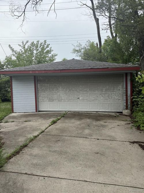 6865 Edgeton, Hamtramck, MI, 48212 | Card Image