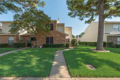 708 Woodbend Dr, Lewisville, TX, 75067-5337 | Card Image