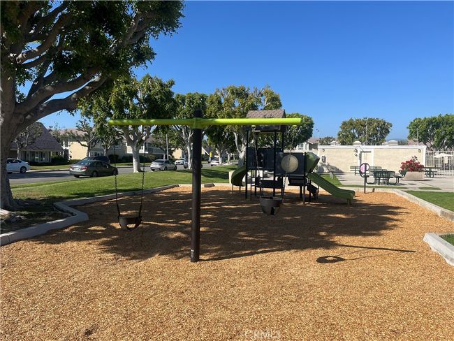 2 - 83 Oval Rd, Condo with 3 bedrooms, 2 bathrooms and 2 parking in Irvine CA | Image 23