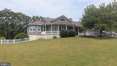 162 Hosler Ln, THOMPSONTOWN, PA, 17094-8825 | Card Image