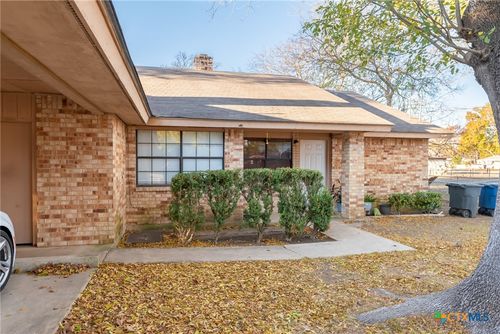 724 Woodcrest Cir, New Braunfels, TX, 78130-3536 | Card Image