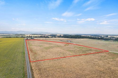 5815 W Mule Deer Ln, Deer Park, WA, 99006-7802 | Card Image