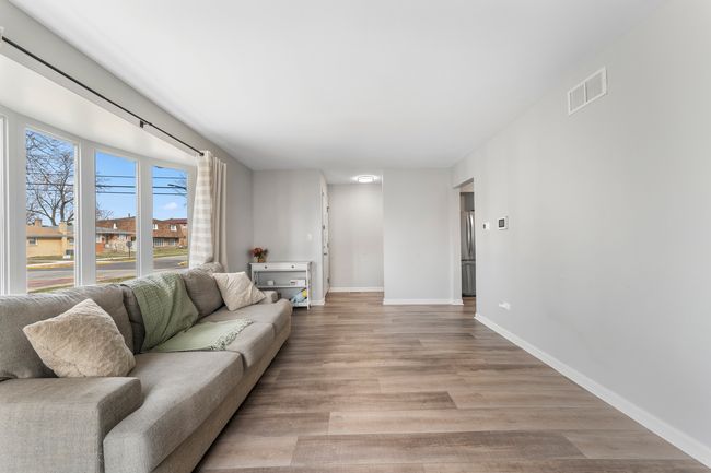 1553 N 39 Th Ave, House other with 3 bedrooms, 1 bathrooms and 2 parking in Stone Park IL | Image 5