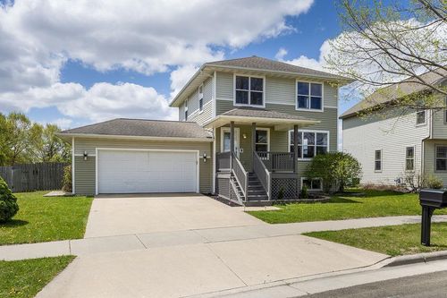 268 Sweet Grass Dr, Sun Prairie, WI, 53590-3491 | Card Image