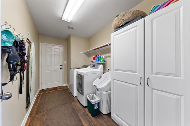 1901 Plum Falls Ln, House other with 6 bedrooms, 4 bathrooms and 2 parking in Pearland TX | Image 35