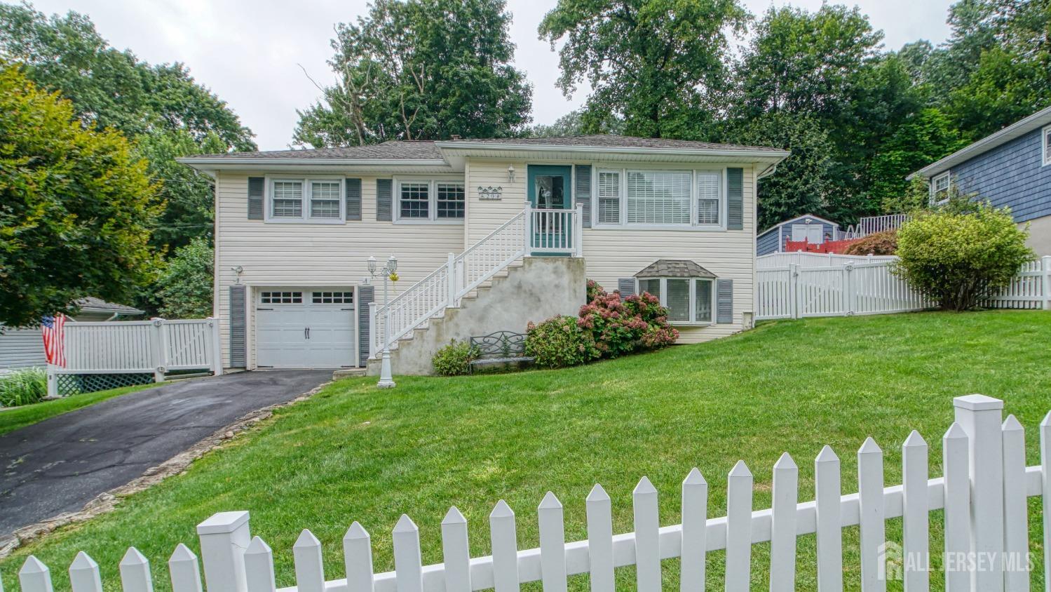 Mast Rd, Hopatcong, NJ 07843