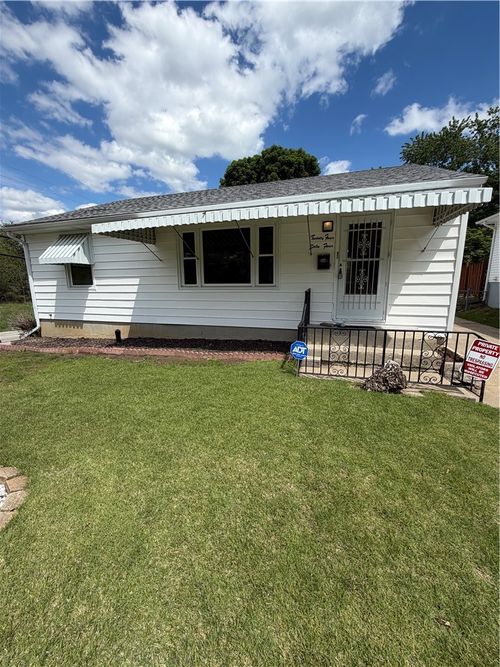 2464 N Maple Ave, Decatur, IL, 62526-3929 | Card Image