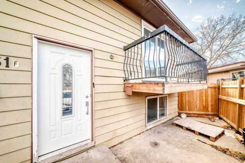 151F Pinehill Rd Ne, Calgary, AB, T1Y2M4 | Card Image