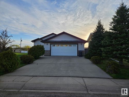 4720 47 St, Clyde, AB, T0G0P0 | Card Image