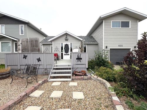 205 3 Avenue E, Oyen, AB, T0J2J0 | Card Image