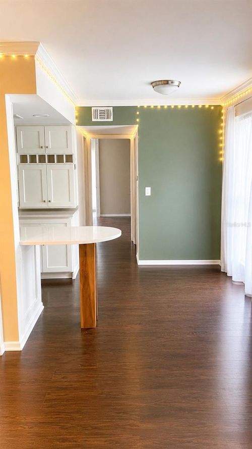 232-4611 W North B St, TAMPA, FL, 33609-1914 | Card Image