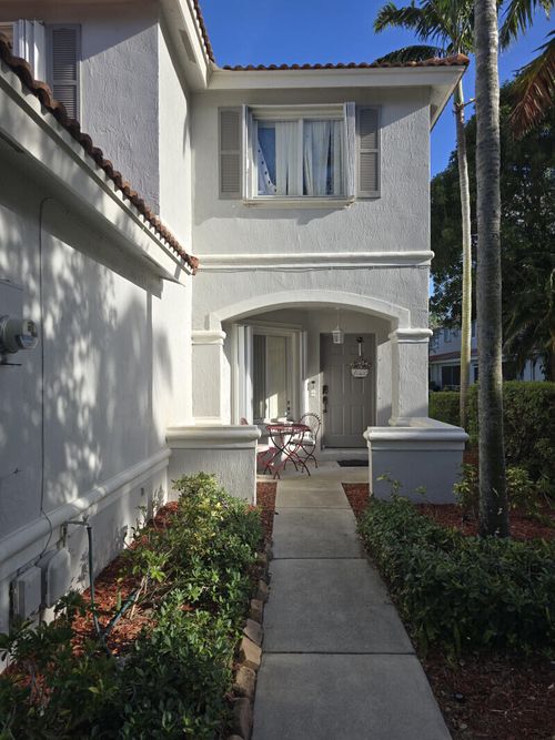 6511 Sandy Bank Ter, Riviera Beach, FL, 33407-1123 | Card Image