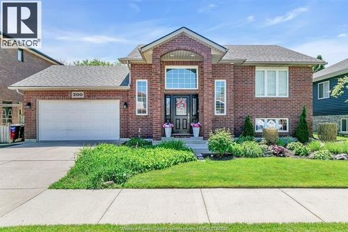 200 Riverview Ave, LaSalle, ON, N9J3Y1 | Card Image