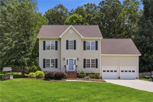 3955 Firestone Rd, Kernersville, NC, 27284-9236 | Card Image