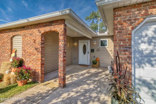 27 Rossetti Ct, Brick, NJ, 08724-2425 | Card Image