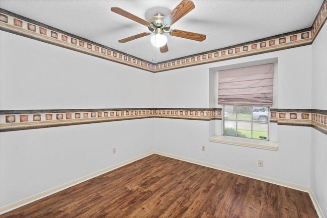 5211 Pimberton Ln, House other with 3 bedrooms, 2 bathrooms and 2 parking in Spring TX | Image 4