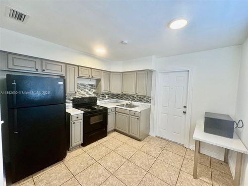 1-2633 Nw 9th Ave, Wilton Manors, FL, 33311-2314 | Card Image