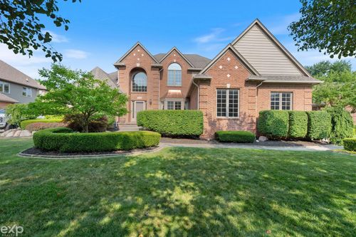 54524 Woodcreek Blvd, Shelby Township, MI, 48315-1432 | Card Image