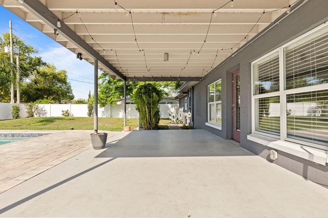 Covered Porch/Lanai | Image 28