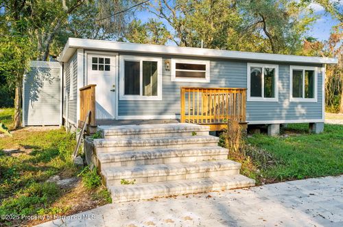 5200 Cyril Dr, Dade City, FL, 33523-9124 | Card Image