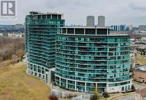 824-35 Brian Peck Cres, East York, ON, M4G0A5 | Card Image