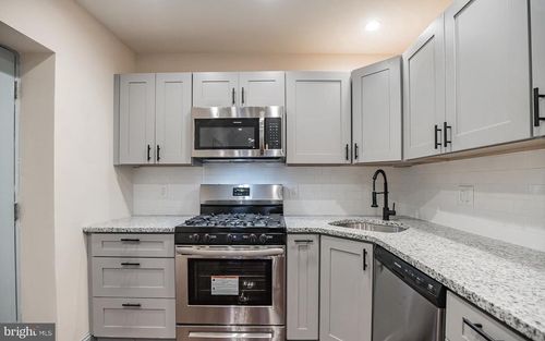 2046 E Stella St, PHILADELPHIA, PA, 19134-3635 | Card Image