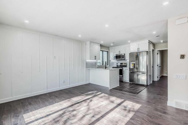4510 44 Avenue Ne, Home with 4 bedrooms, 3 bathrooms and 2 parking in Calgary AB | Image 9