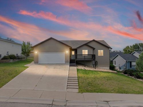 814 Ridgeview St, Belle Fourche, SD, 57717-4401 | Card Image