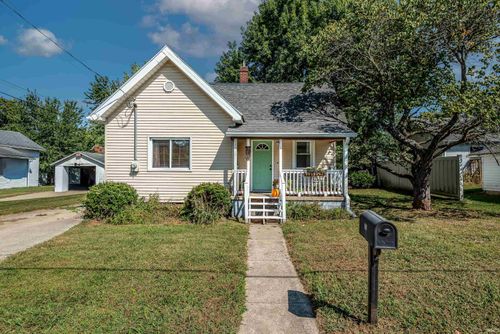 118 W South St, Bloomfield, IN, 47424-1324 | Card Image