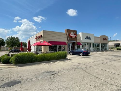 2561 Sycamore Rd, Dekalb, IL, 60115-2051 | Card Image