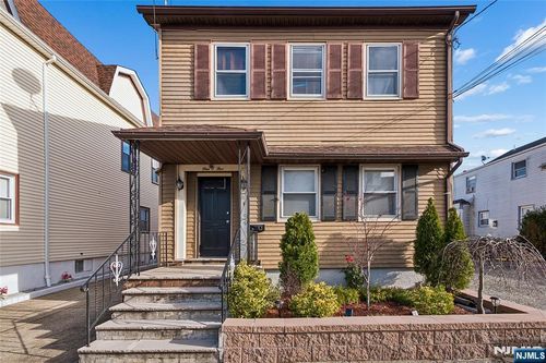 105 E 22nd St, Paterson, NJ, 07514-2138 | Card Image