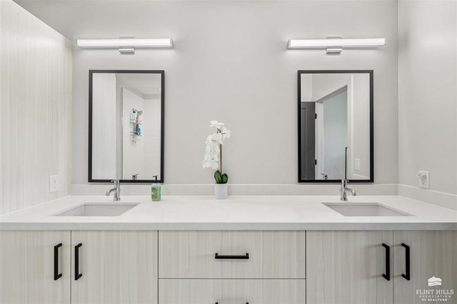APT-201 - 3010 Fieldhouse Cir, Condo with 2 bedrooms, 2 bathrooms and null parking in Manhattan KS | Image 14