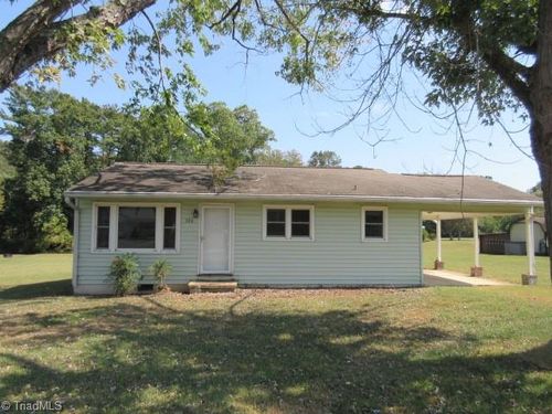 100 Lake St, King, NC, 27021-8649 | Card Image