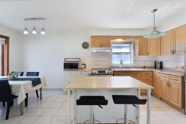 42 Marta Ave, House other with 3 bedrooms, 2 bathrooms and 1 parking in Scarborough ON | Image 19