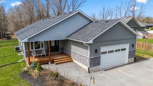 135 Confederation Dr, Holland Centre, ON, N0H1R0 | Card Image