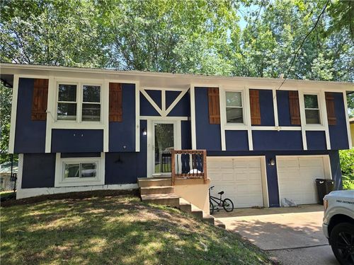 1615 Se Royal St, Oak Grove, MO, 64075-9236 | Card Image