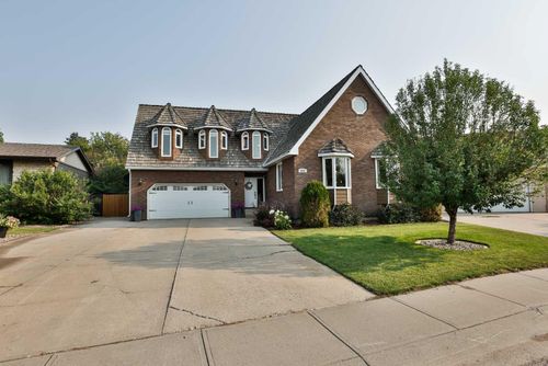 5831 46a St, Taber, AB, T1G1H8 | Card Image