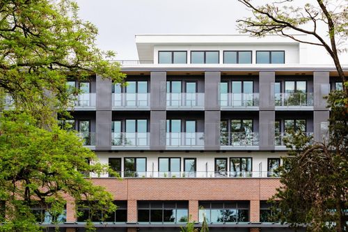 422-133 W 49th Ave, Vancouver, BC, V5Z2S3 | Card Image