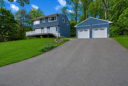 8 Cove Rd, Hopatcong, NJ, 07843-1304 | Card Image