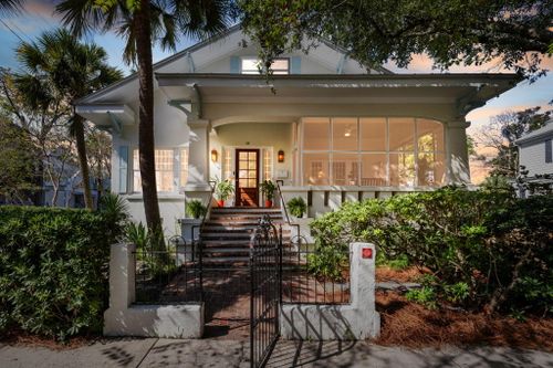 16 Halsey Street, Charleston, SC, 29401 | Card Image