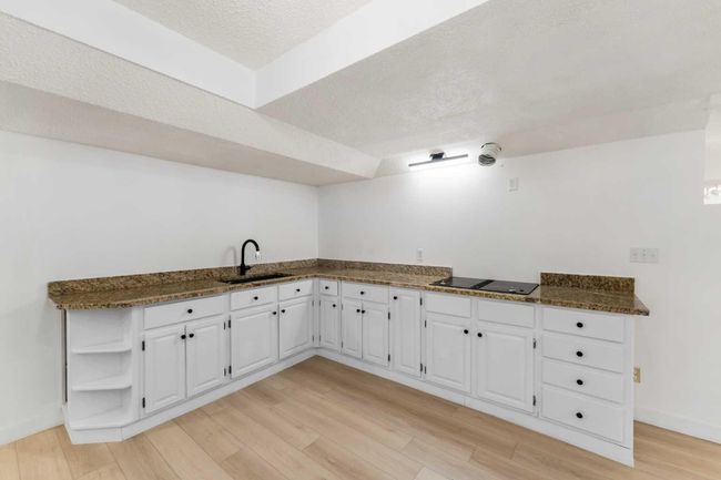 919 Shawnee Dr Sw, House other with 5 bedrooms, 4 bathrooms and 4 parking in Calgary AB | Image 37