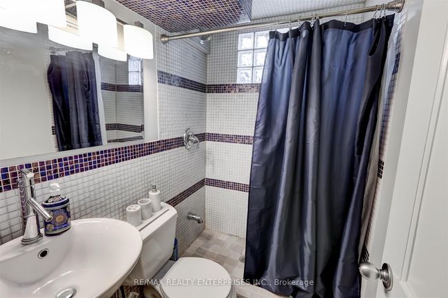 1648 Angela Cres, House other with 4 bedrooms, 2 bathrooms and 4 parking in Mississauga ON | Image 24