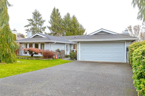 4043 Hopesmore Pl, Saanich, BC, V8N5T1 | Card Image