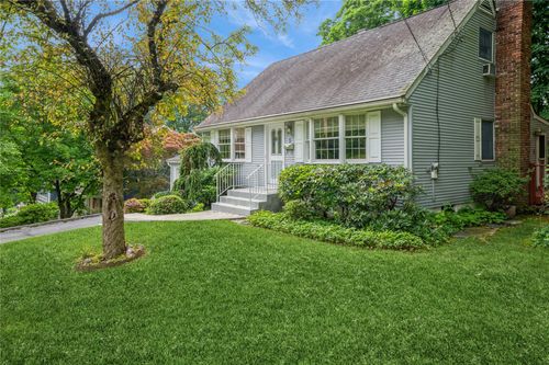 5 Hillaire Pl, Nanuet, NY, 10954-3704 | Card Image