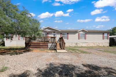 414 Cr 6842 Lytle, House other with 4 bedrooms, 2 bathrooms and null parking in Lytle TX | Image 2