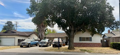 702 Anchorage Ave, Modesto, CA, 95350-1326 | Card Image