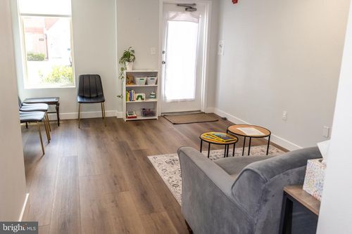 ste-104-22636 Glenn Dr, Sterling, VA, 20164-4442 | Card Image