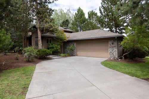3123 Nw Clubhouse Dr, Bend, OR, 97703-7544 | Card Image