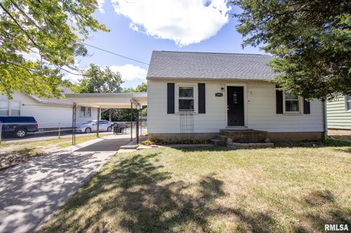 1004 Springfield Rd, East Peoria, IL, 61611-3415 | Card Image