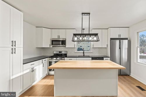 329 Ridge Ave, GLENDORA, NJ, 08029-1137 | Card Image